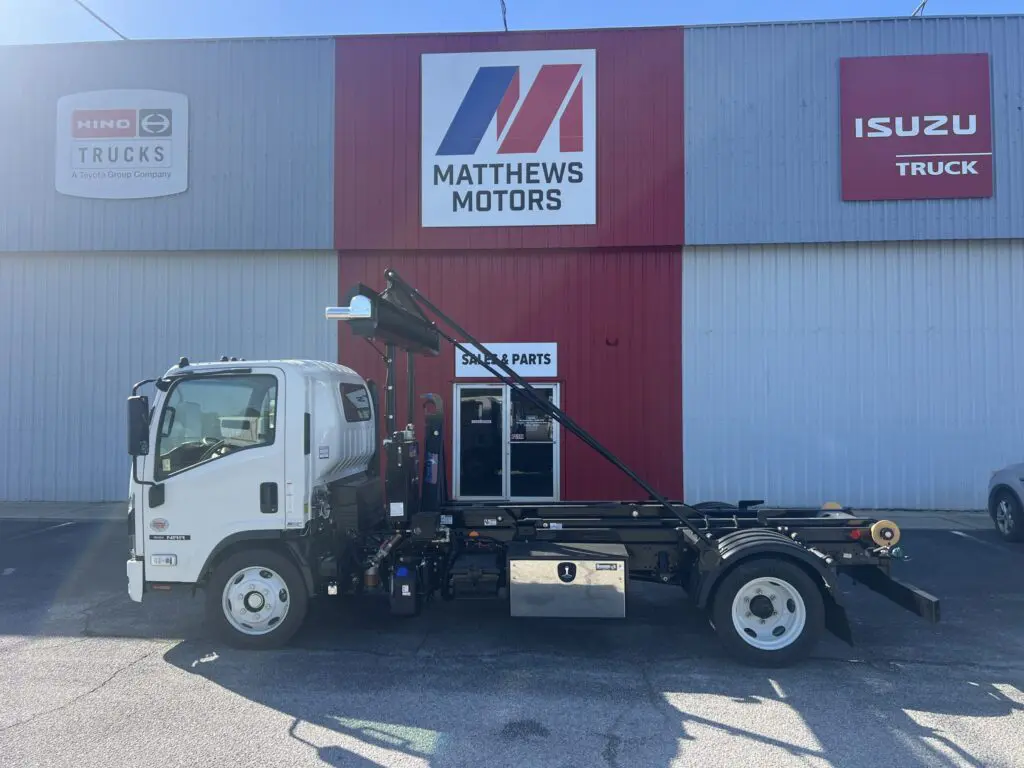 2025 isuzu NRR N3042