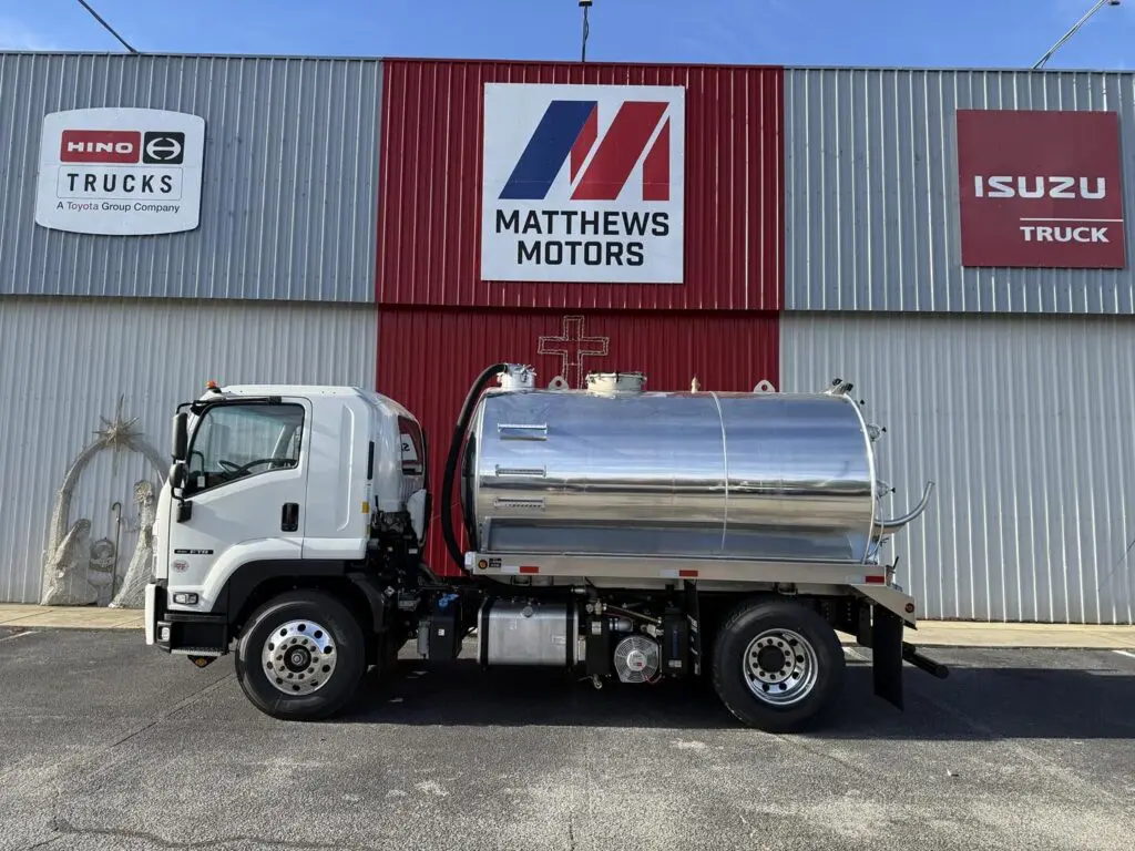 N2898 - 2025 Isuzu FTR with 2500 Septic Tank_01