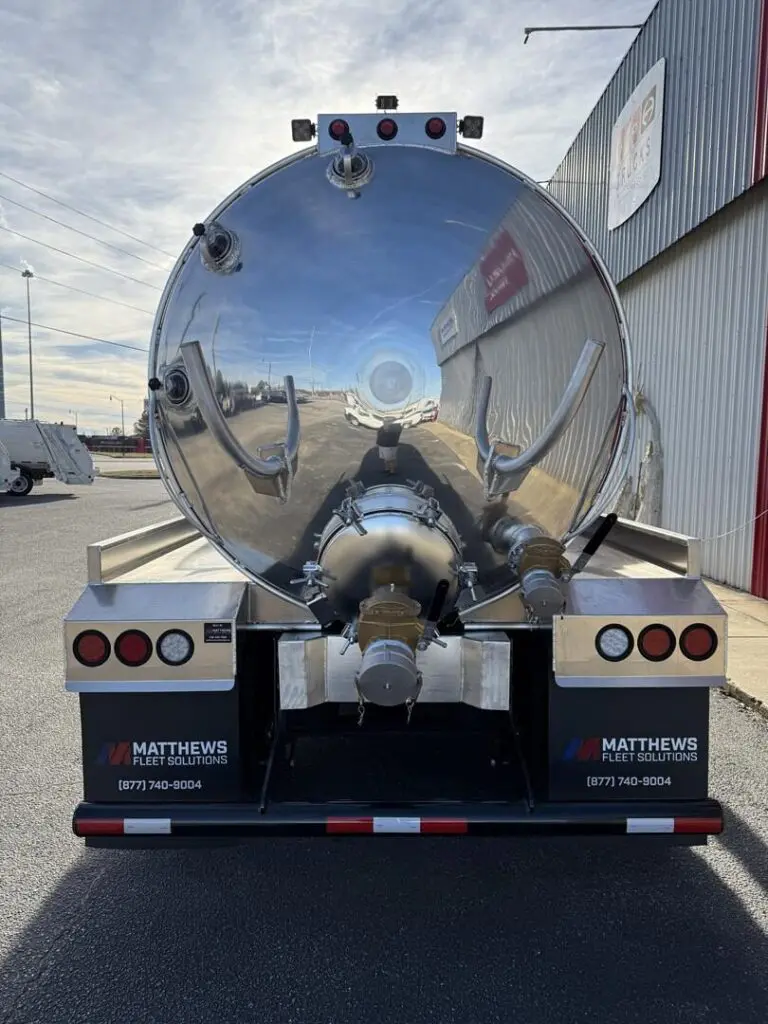 N2898 - 2025 Isuzu FTR with 2500 Septic Tank_01