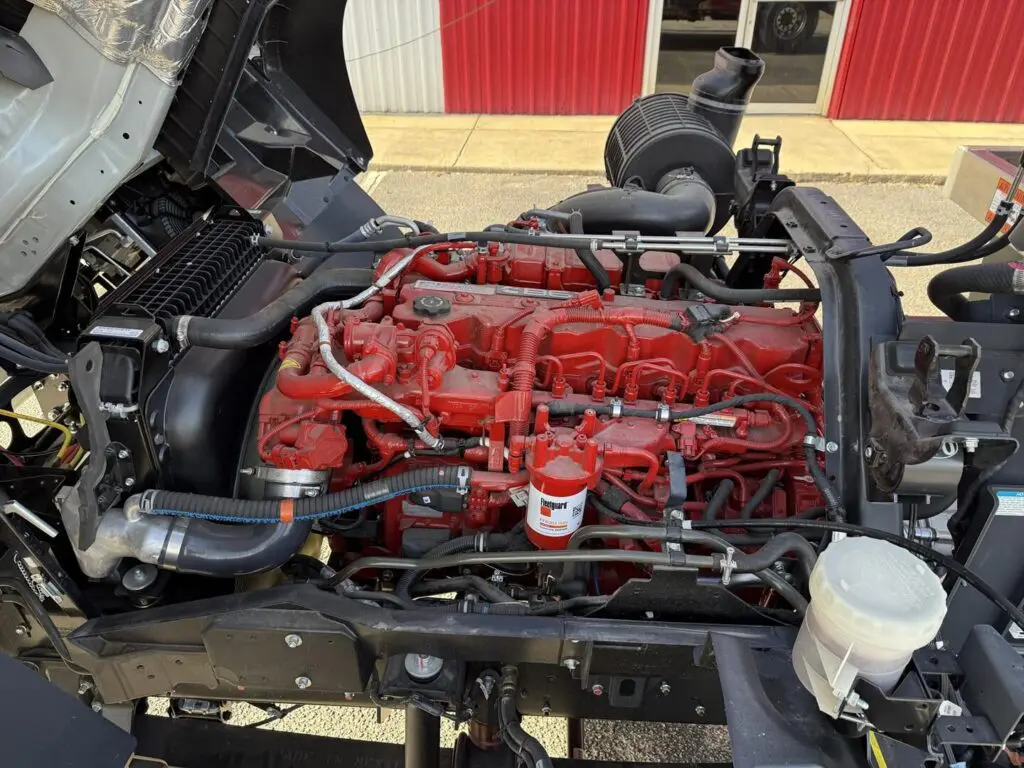 N2898 - 2025 Isuzu FTR with 2500 Septic Tank_01