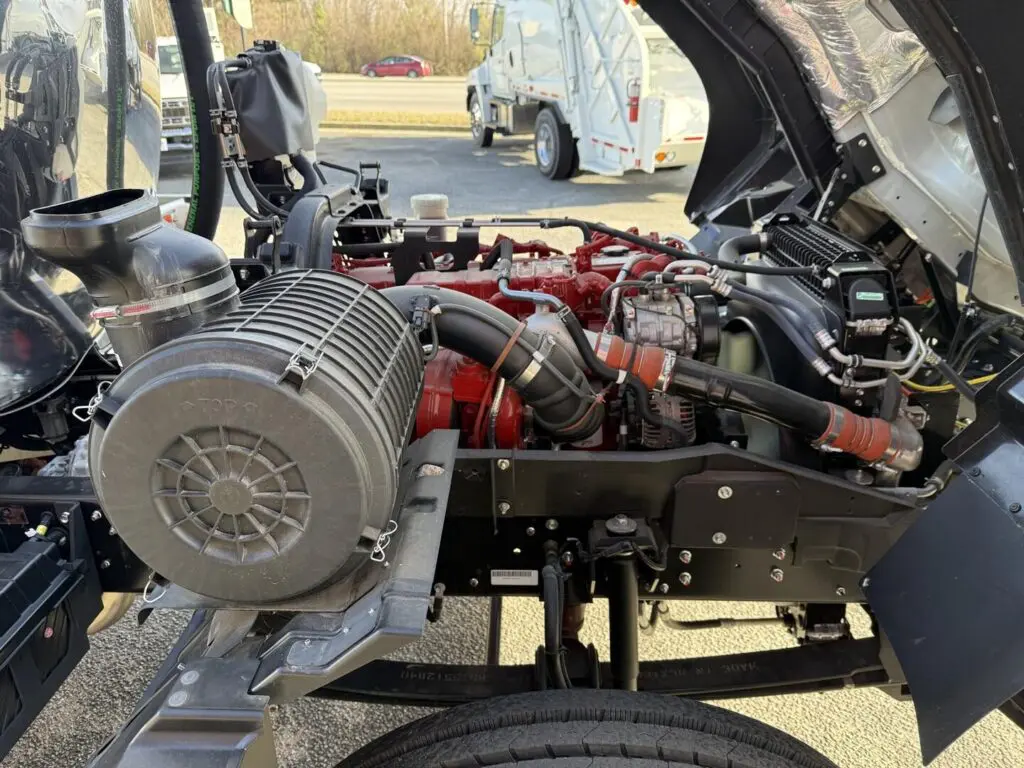 N2898 - 2025 Isuzu FTR with 2500 Septic Tank_01