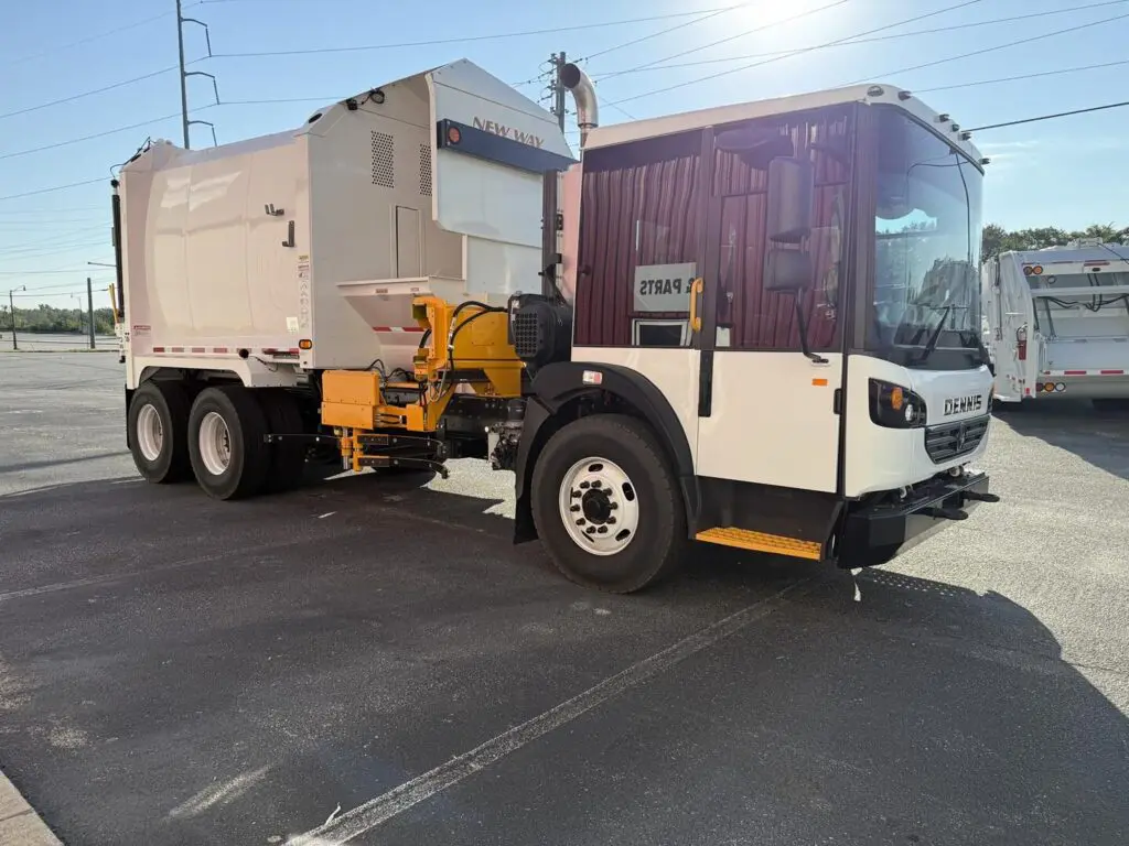 N2918 - 2023 Dennis Eagle with New Way 22yd Rotopac_02