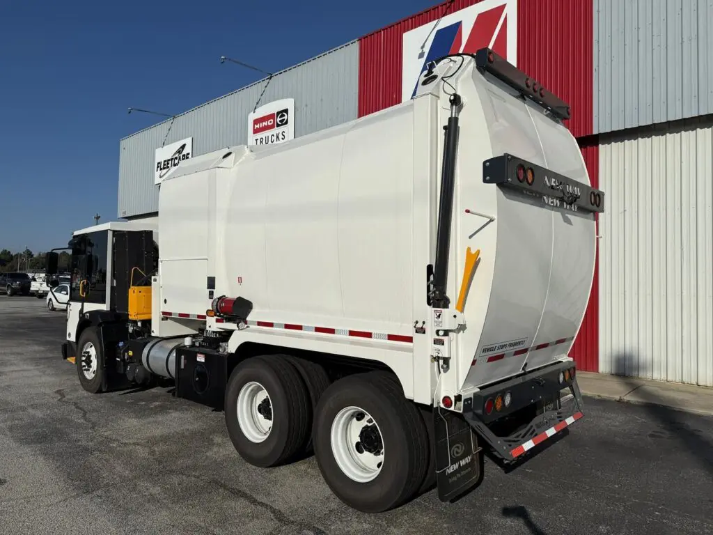 N2918 - 2023 Dennis Eagle with New Way 22yd Rotopac_02