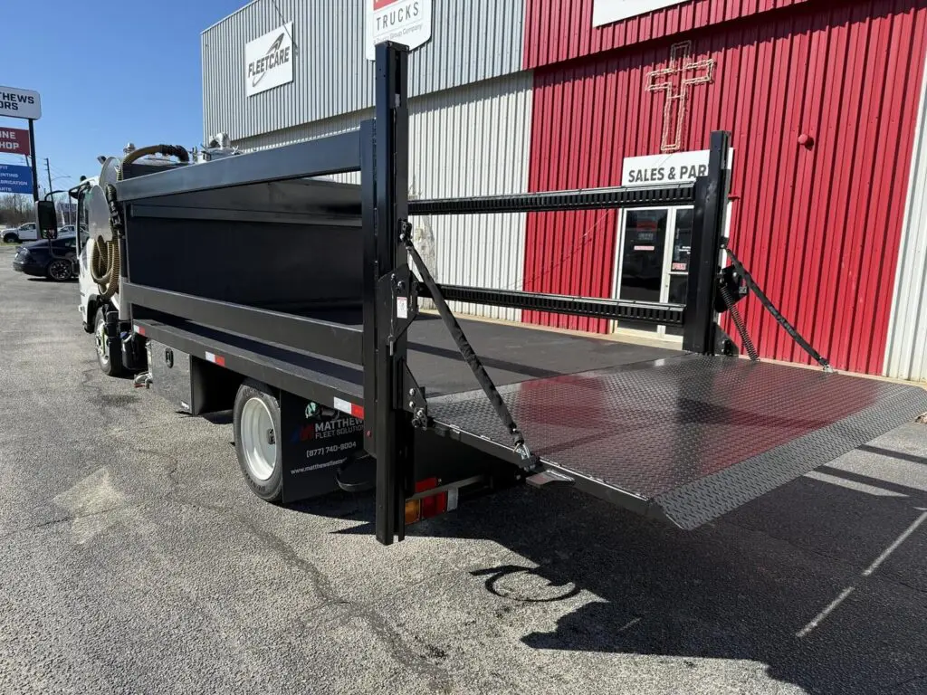 N3103 - 2025 Isuzu NRR with 895 gal PRT and 12’ Flatbed_01