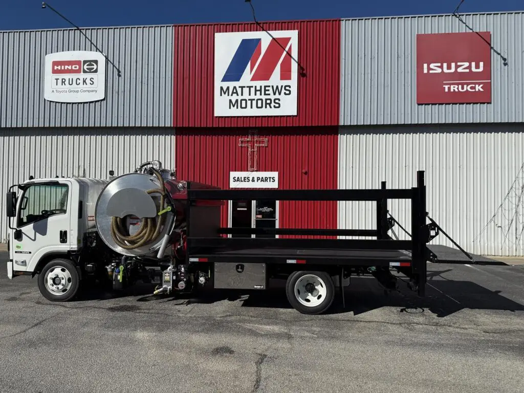 N3103 - 2025 Isuzu NRR with 895 gal PRT and 12’ Flatbed_01