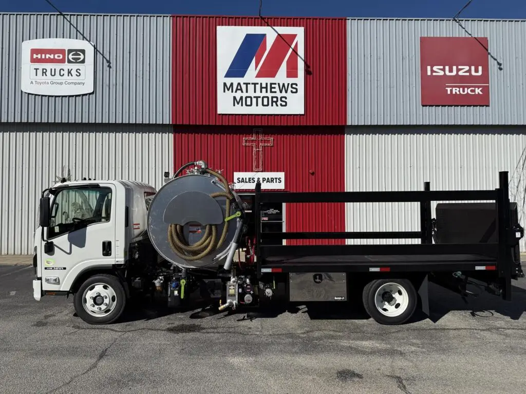 N3103 - 2025 Isuzu NRR with 895 gal PRT and 12’ Flatbed_01