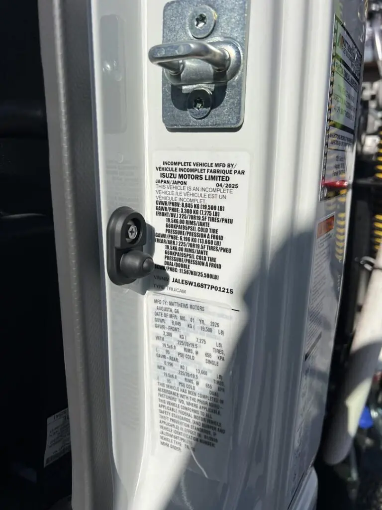 N3130 - 2026 Isuzu NRR Crescent Tank Model 1100_29