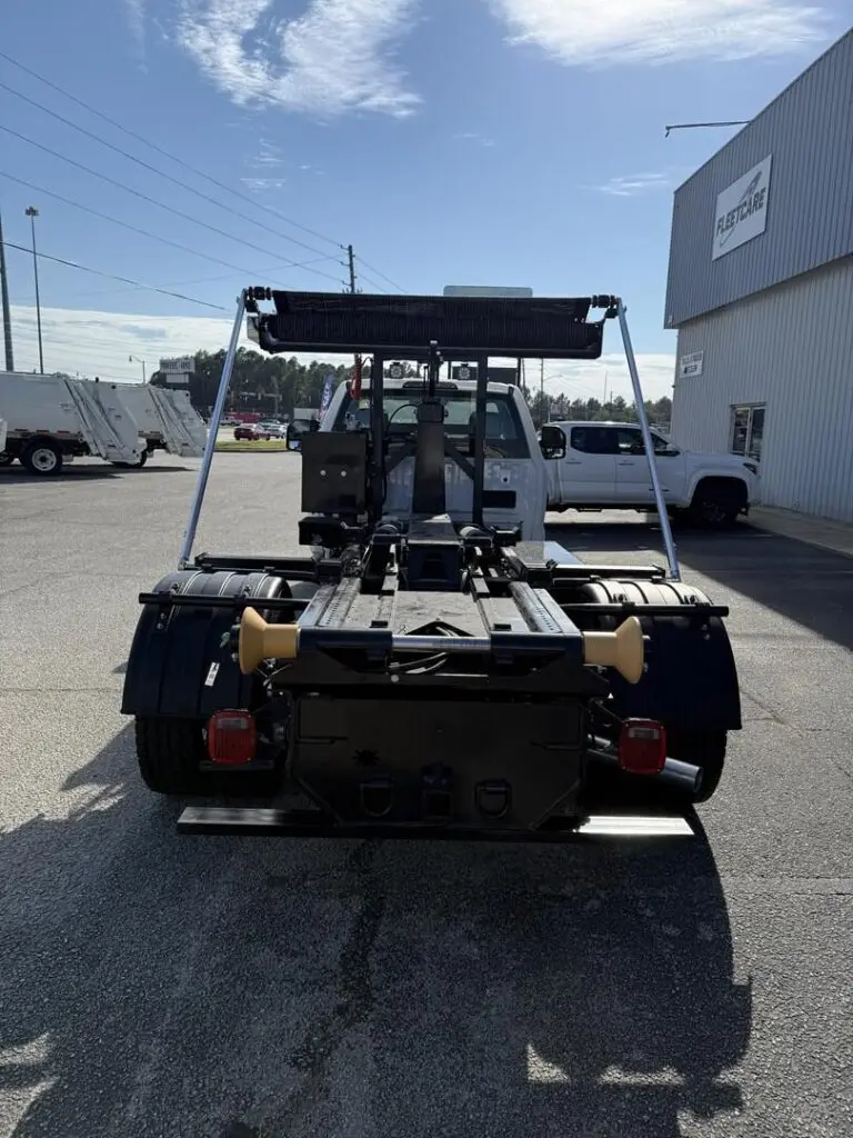 n3075-ford-f600-with-stellar-nxt18l-hooklift-1