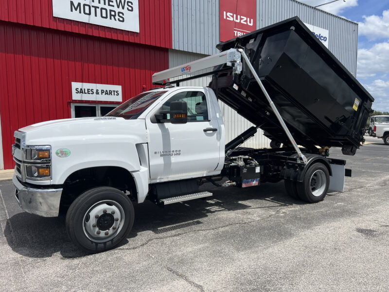 2022 Chevy 5500 Shuttle Flex 36-84-10 with US Tarp System Hooklift Truck