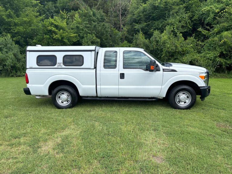 2016 Ford F-250 Super Duty SRW SuperCab XL Pickup Truck