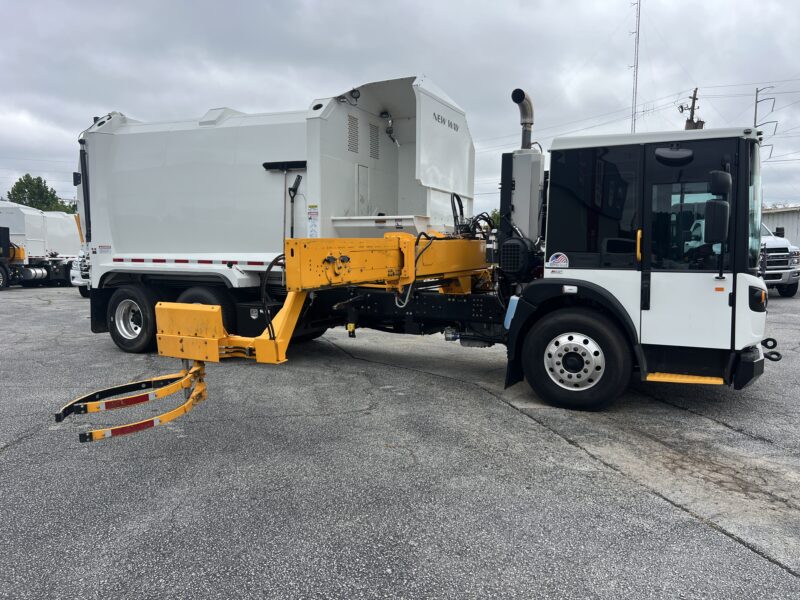 2024 Dennis Eagle ProView 27YD RotoPac Side Loader Garbage Truck