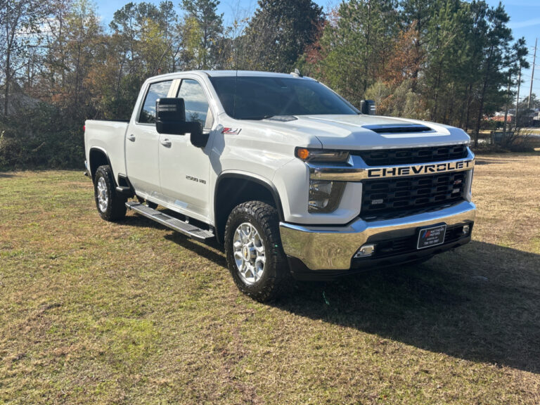 2022 Chevrolet SIlverady 2500HD 4WD Crew Cab LT Pickup Truck