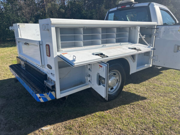 2017 Ford F-250 Super Duty SRW XLT 2WD Regular Cab Work Truck