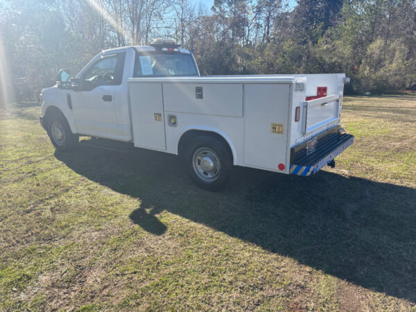 2017 Ford F-250 Super Duty SRW XLT 2WD Regular Cab Work Truck