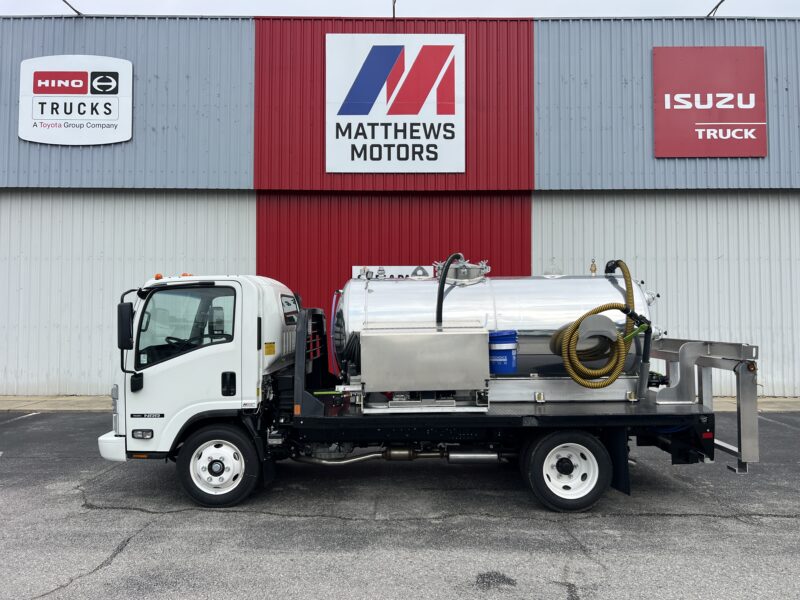 2025 Isuzu NRR Gas with Muskogee Tank Model 999 Round Tank / Portable Restroom Truck