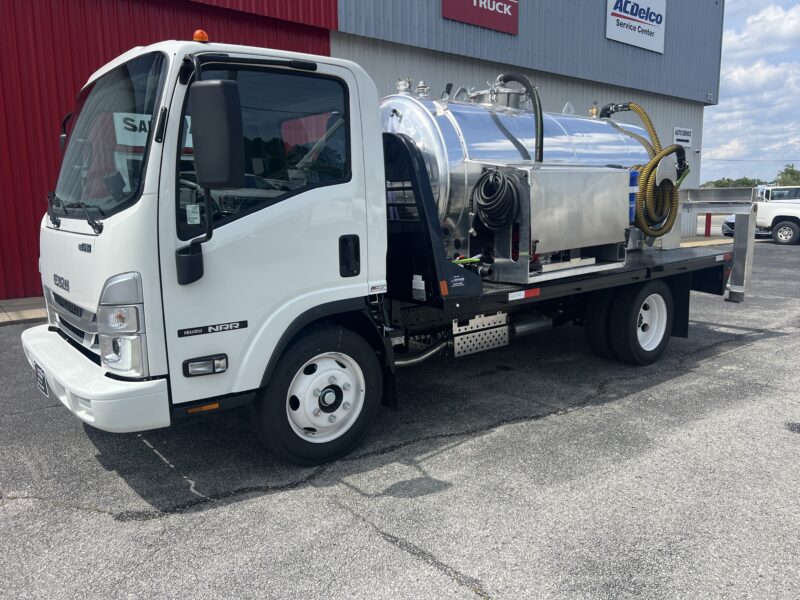 2025 Isuzu NRR Gas with Muskogee Tank Model 999 Round Tank / Portable Restroom Truck