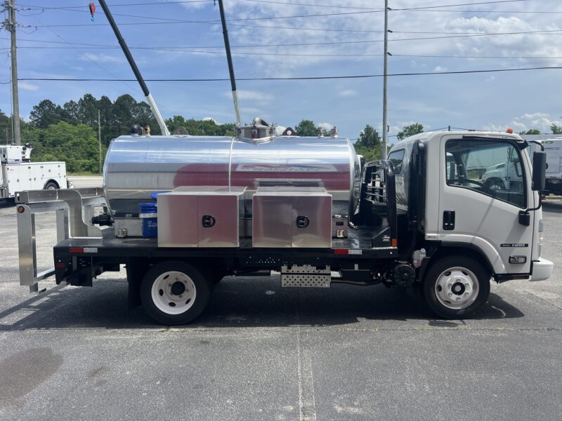 2025 Isuzu NRR Gas with Muskogee Tank Model 999 Round Tank / Portable Restroom Truck