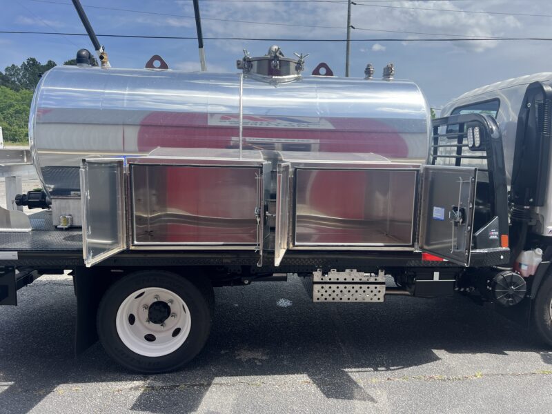 2025 Isuzu NRR Gas with Muskogee Tank Model 999 Round Tank / Portable Restroom Truck