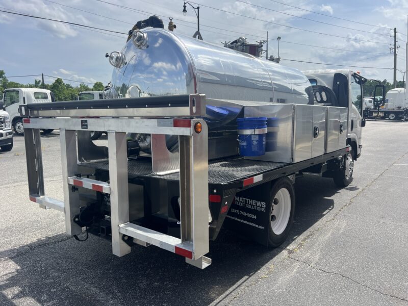 2025 Isuzu NRR Gas with Muskogee Tank Model 999 Round Tank / Portable Restroom Truck