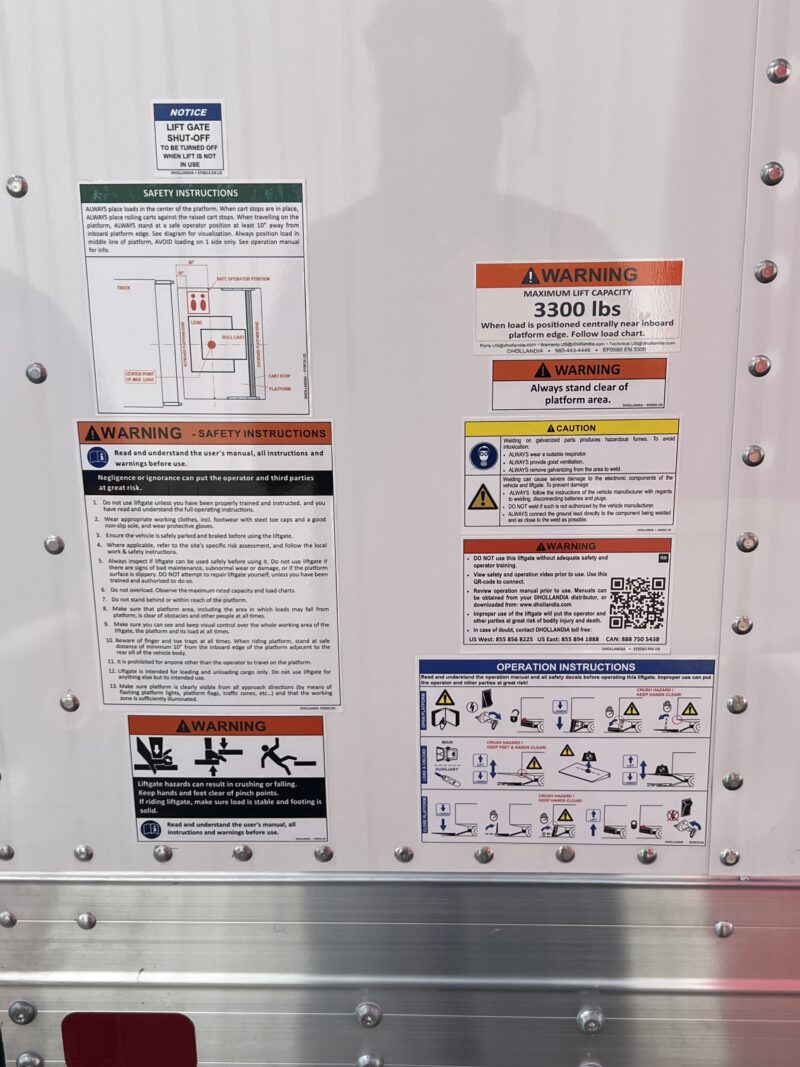 2025 Hino L6 26' Box Truck with Liftgate