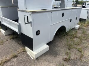B160 - 11' CM Service Body
