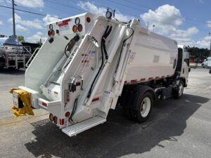 2025 Isuzu NRR with 8yd Diamondback