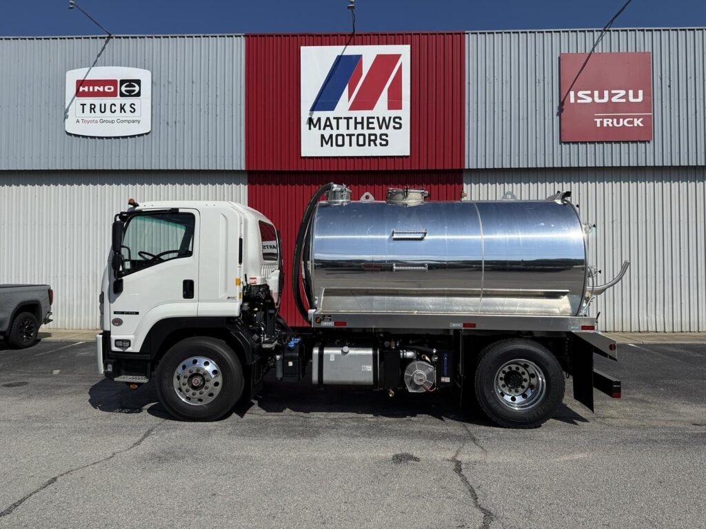 N3166 - 2026 IsuzuFTR with 2500 Septic Tank_01